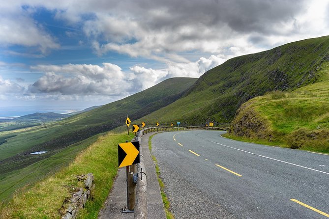 2-Day Cork, Blarney Castle and Ring of Kerry Rail Trip from Dublin - Ladies View, Lakes of Killarney, and the National Park Oakwoods