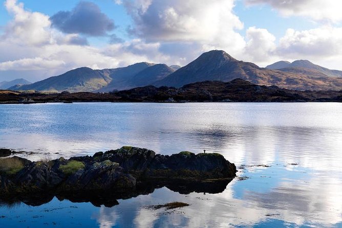 2-Day Western Ireland Tour from Dublin:Including Galway and Cliffs of Moher - A guided route that saves you planning stress (and time)