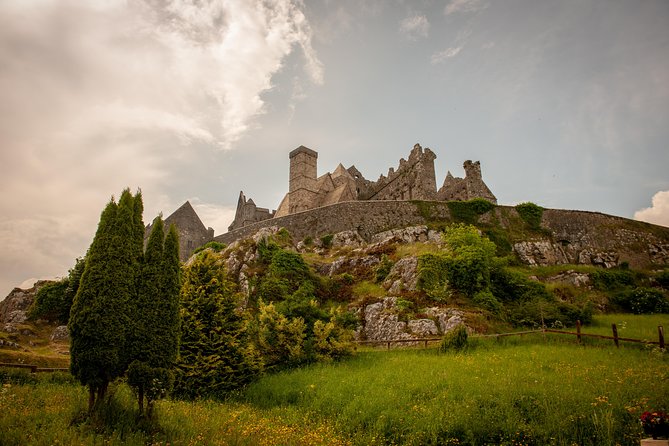 3-Day Dingle, Killarney and the Wild Atlantic Way Small-Group Tour from Dublin - Day 3: Inch Beach, a 20m waterfall walk, Killarney lunch, then Rock of Cashel