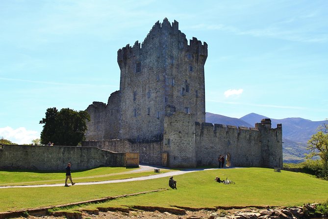 6-Day Magical Southern Explorer Small Group Tour - Day 2: Cahir Castle, Blarney Stone, and Irish Music in Killarney