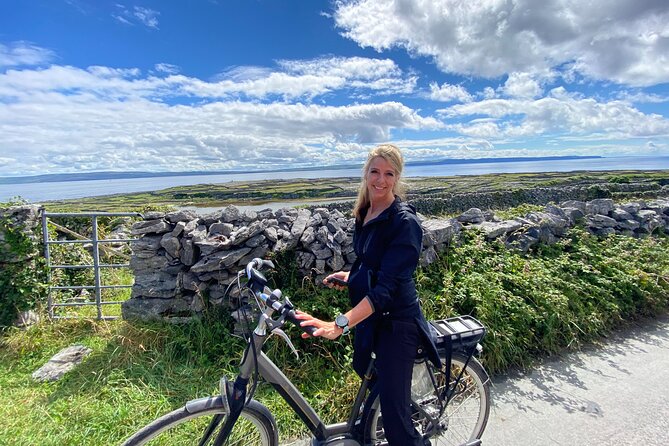 Aran Islands Bike Tour with Tea and Scones from Galway - Free Time on Inisheer: Pub, Sweater Shopping, and Slow Looking