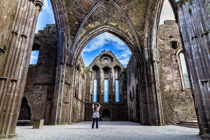Blarney, Rock of Cashel & Cahir Castles Day Tour From Dublin - The coach ride, the breaks, and how to survive the miles