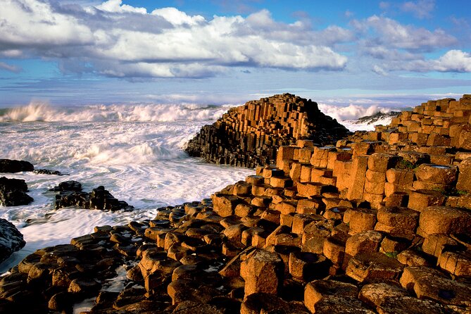 Chauffeur Giants Causeway & Belfast Private Day Tour From Dublin - Price, Inclusions, and What You Need to Budget Extra
