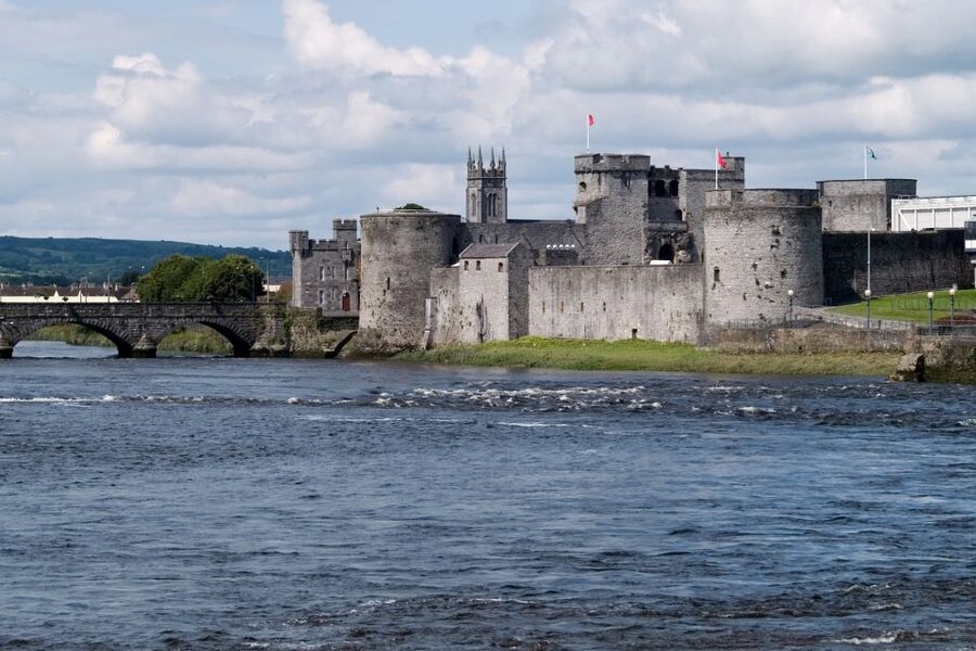 Cliffs of Moher and Blarney 2-Day Tour from Dublin - Cork overnight: how to turn lodging into part of the plan