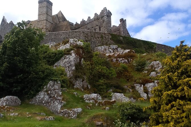 Cliffs of Moher & Bunratty Castle Day Tour - Bunratty Castle and the Irish pub meal combo