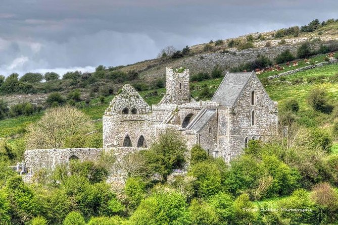 Cliffs of Moher, Burren and Wild Atlantic Way day tour from Galway city - Dunguaire Haven: a quick castle stop that frames your whole day
