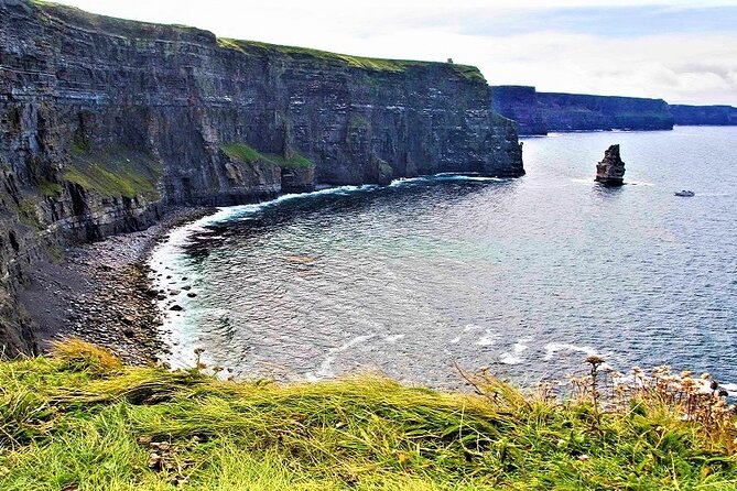 Cliffs of Moher walk with local farmer. Clare. Guided. 3.5 hours. - The Cliffs of Moher stop, and how the big panoramic views happen