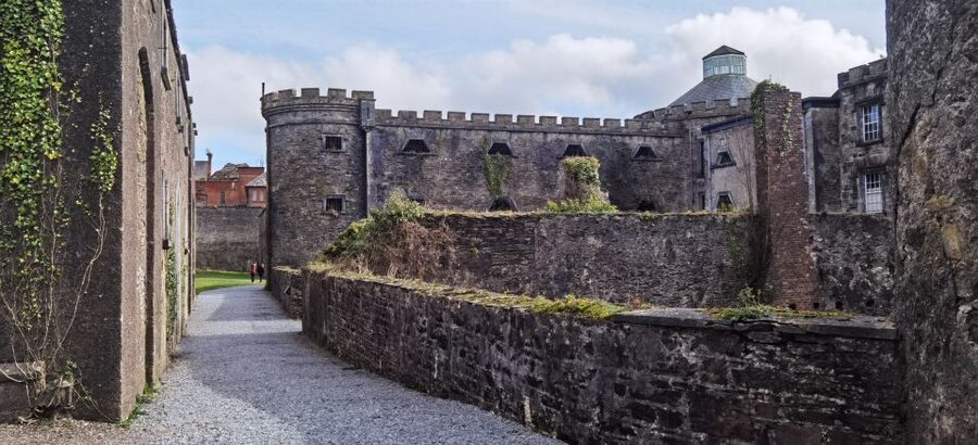Cork: City Gaol Tour with Audio Guide - Grounds and perimeter walk: getting the full sense of confinement