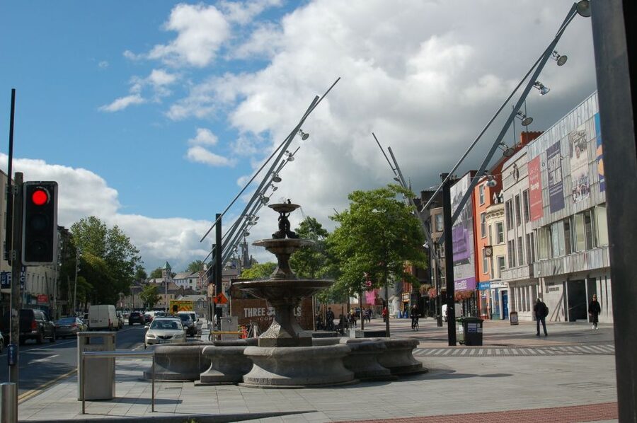 Cork: Guided Historical Walking Tour - Starting at Cork Tourist Information Centre, then getting your bearings