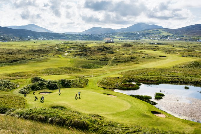 DAY TOUR: Highlights of Derry and Donegal - Linking Derry’s walls with Donegal’s ruins in one smooth day