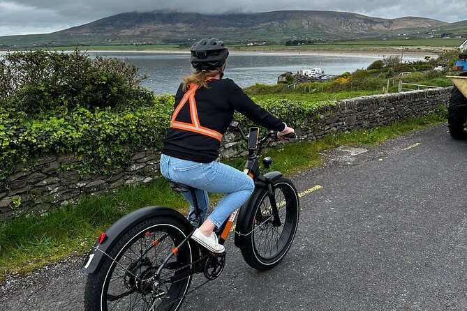 Dingle Peninsula by eBike: Must-Do Half-Day Activity! - The helmet intercom and navigation: how you stay on track