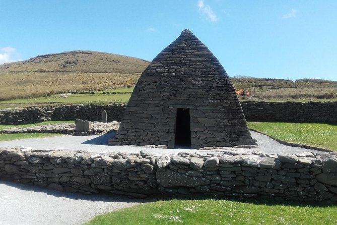 Dingle Peninsula & Slea Head - Private Mini Bus Tour - Slea Head Drive: scenic west-coast views with Gaeltacht perspective