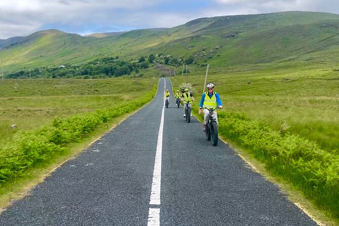 Discover Connemara Tour by Electric Fat Tyre Bike - Lunch planning in Clonbur: sit-down meal or picnic stop