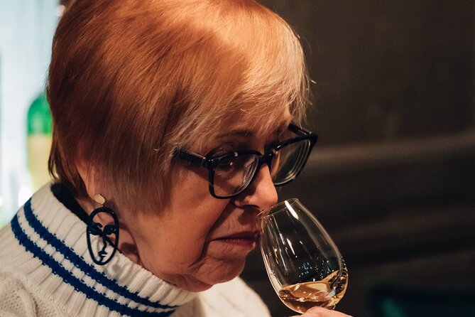 Dublin 6 Whiskey Tasting & 3 Food Pairing Walking Tour with Local - Price and value check for a $102.12 whiskey evening