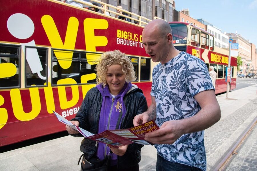 Dublin: Big Bus Hop-On, Hop-Off Tour with Live Guide - The center loop: Trinity to Temple Bar by way of squares and museums