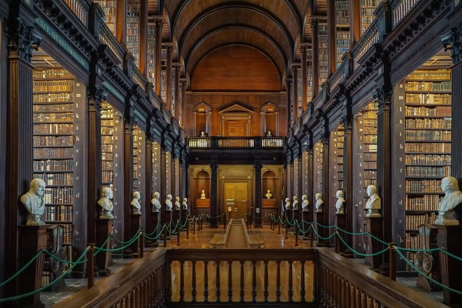 Dublin: Book of Kells, Dublin Castle and Christ Church Tour - Temple Bar start: a river walk that sets the city’s rhythm