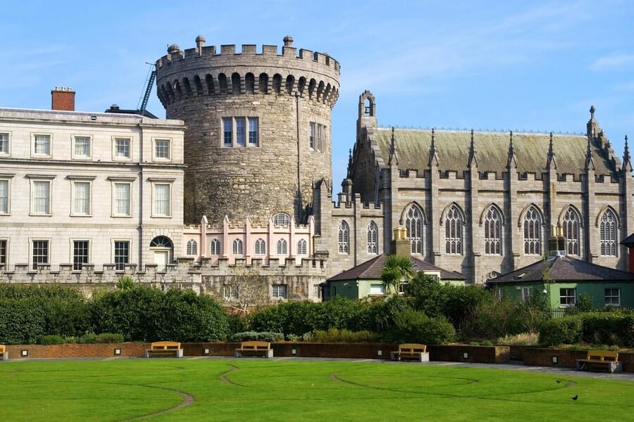 Dublin: Book of Kells, Dublin Castle and Christ Church Tour - Book of Kells at the Old Library: the visit that earns its hype