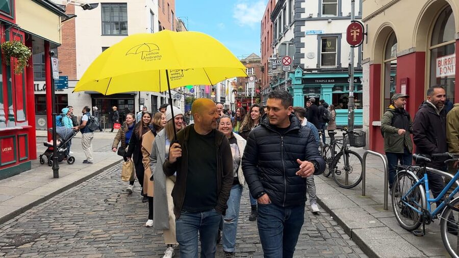 Dublin: Bucket List Sights Walking Tour - Ha’Penny Bridge, Merchant’s Arch, Central Plaza, and College Green’s government look