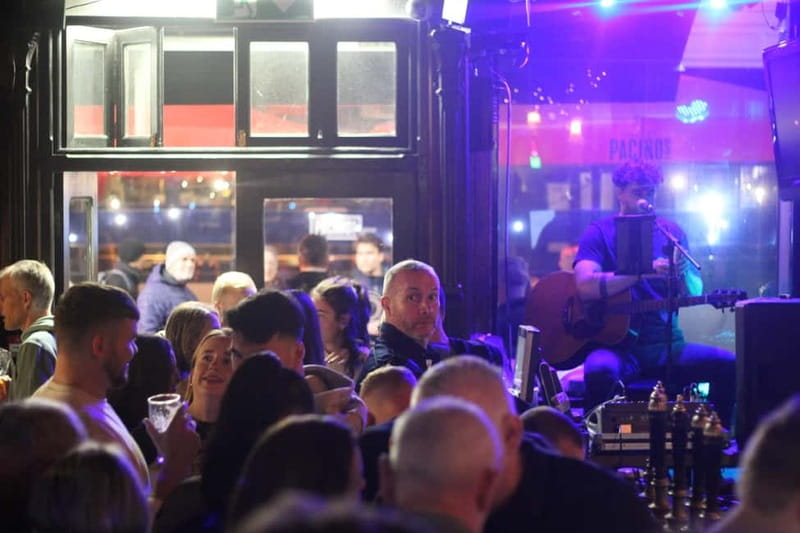 Dublin: City Pub Crawl Experience - Late-night finish at D Two, plus free entry