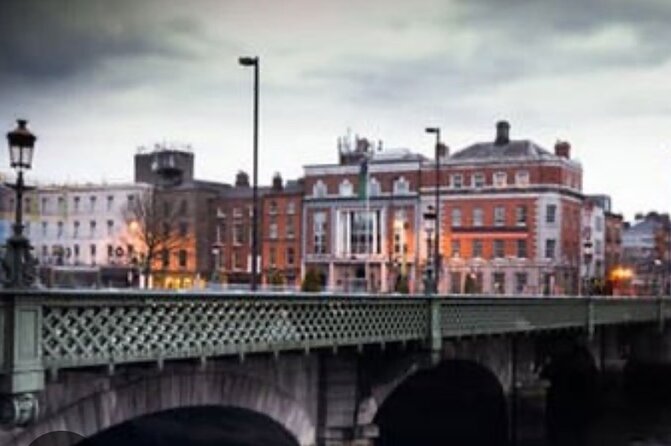 Dublin City Sightseeing with Private Chauffeur Day Tour - Guinness Storehouse: Gravity Bar Views and a Proper Pint