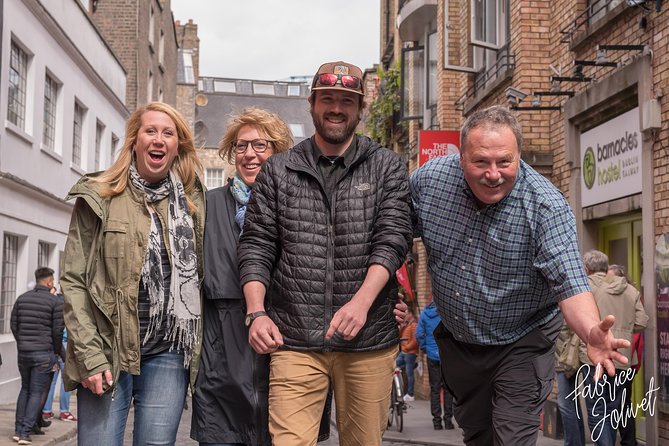 Dublin Family Adventure: Cherished Memories in Every Photo - Stop-by-stop: Stag’s Head, Dublin Castle, and the Temple Bar finish