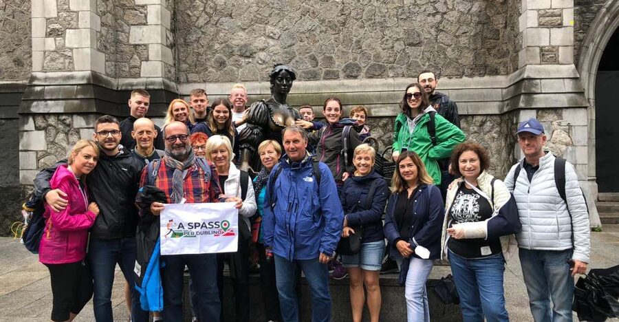 Dublin Highlights: 2.45-Hour Walking Tour in Italian - A 3-hour Italian walking loop that connects Dublin’s eras