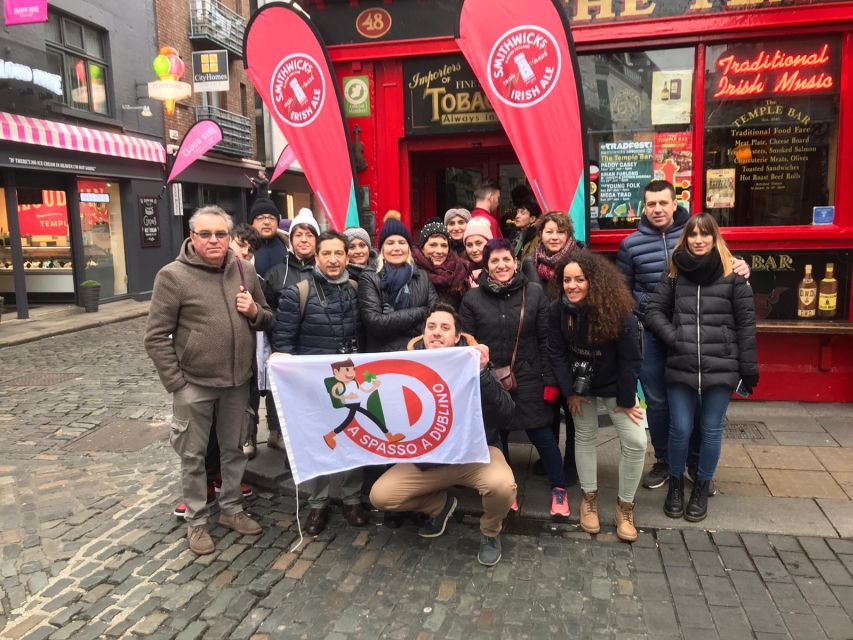 Dublin Highlights: 2.45-Hour Walking Tour in Italian - Dublin Castle and the shift from British control to Irish independence