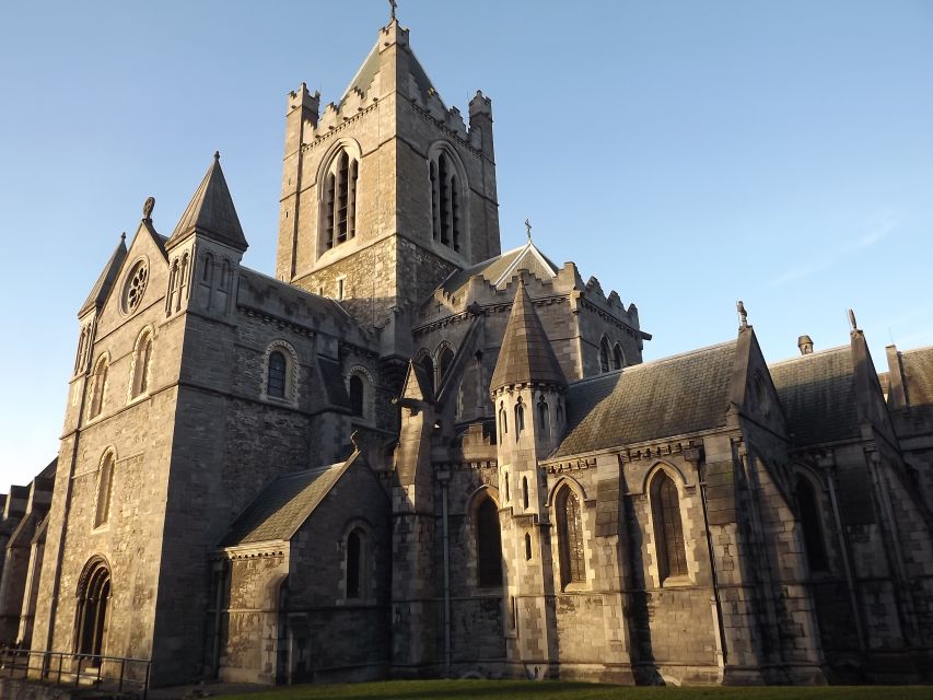 Dublin: Highlights and Hidden Corners Walking Tour - O’Connell Street: Dublin’s big stage and the 1916 crossroads