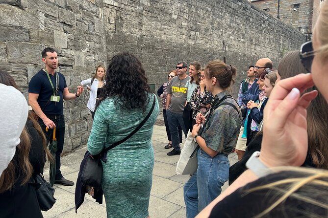 Dublin Highlights and Hidden Gems Guided Walking Tour - Temple Bar Pub stop: Dublin’s photo magnet, handled quickly
