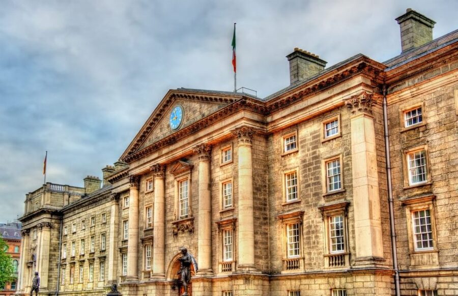 Dublin: Historical and Cultural Historical Walking Tour - Temple Bar: Street Life, Music, and Easy Atmosphere