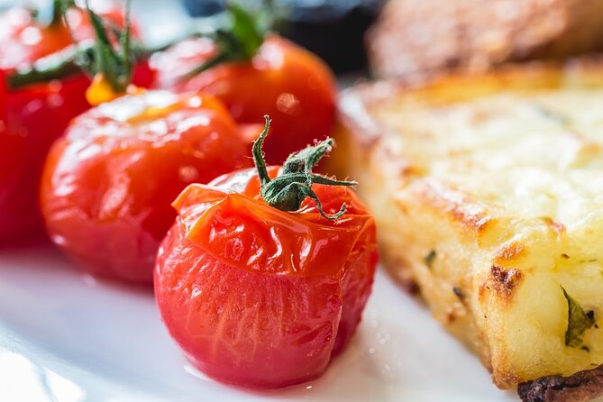 Dublin Historical Centre Private Food Tour with 8 Food Tastings - The secret dish ingredient, and why “unknown” can be a good thing