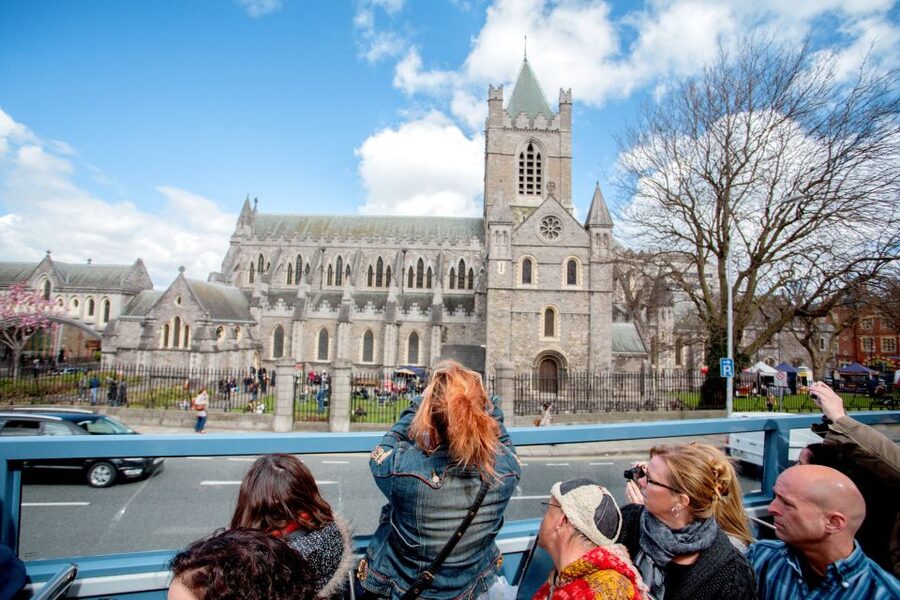 Dublin: Hop-on Hop-off Bus Tour - Cathedrals, Dublin Castle, and Temple Bar without the chaos