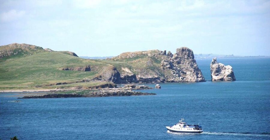 Dublin: Howth Cliffs and Ireland's Eye Boat Cruise - Howth Harbour sightseeing: the route that delivers changing views