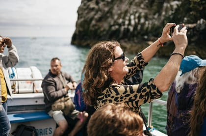 Dublin: Howth Coastal Boat Tour - Live stories, Irish music, and hearing your guide on board