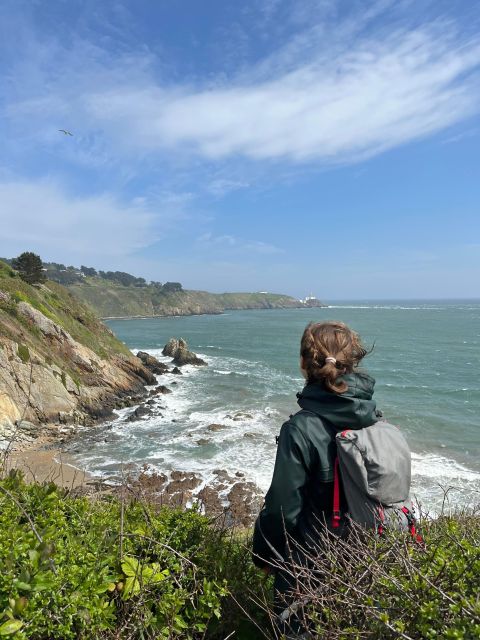 Dublin: Howth Safari Hiking Tour - Shielmartin Hill: heathlands, uphill effort, and the guide’s eye