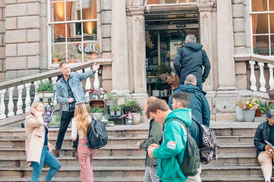 Dublin: Irish Food Trail Walking Tour with 3 Courses - Stop 1: Flavour Trails and Getting Oriented Before You Eat