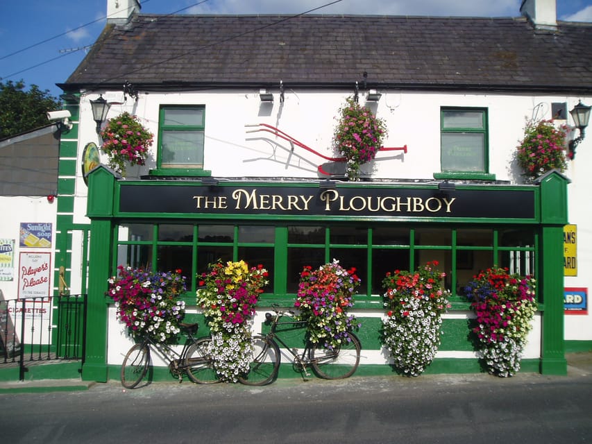 Dublin: Irish Night Show at the Merry Ploughboy Pub - Inside Merry Ploughboy Pub, Dublin’s Music-Pub Vibe