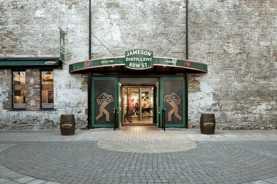 Dublin: Jameson and Guinness Private Tour with Transfers - Hotel transfers in luxury comfort, and why that changes the day
