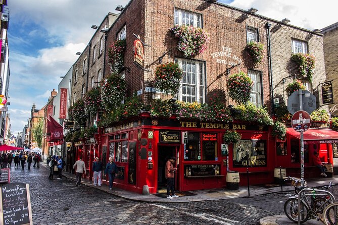 Dublin Off-The-Beaten-Path Private Literary Walking Tour - Grafton Street at Bewley’s, where writers really visited