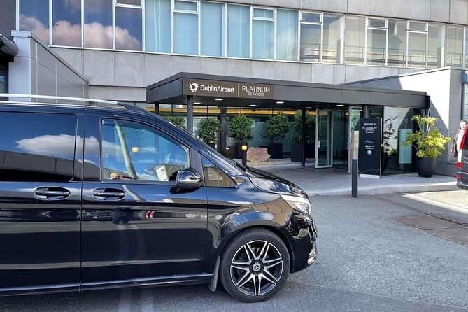 Dublin: Private Chauffeur Tour - St Stephen’s Green for breathing room, ponds optional