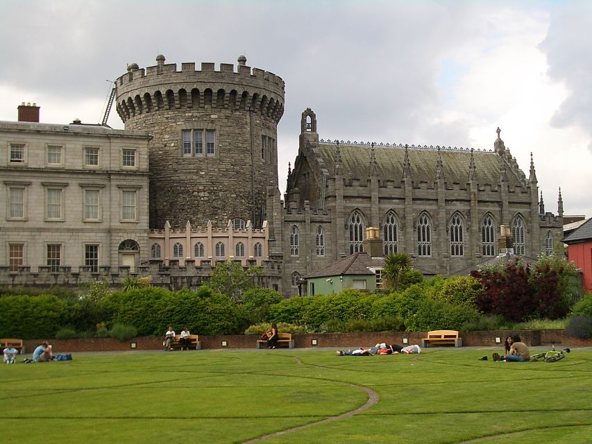 Dublin: Private Tour of City Monuments in Spanish - Price and value, and who this tour fits best