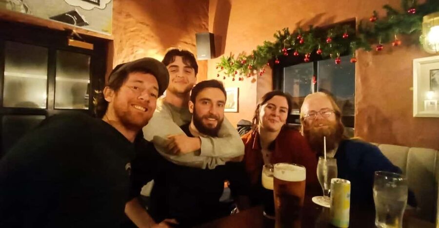 Dublin: Pub Tour. Pour The Perfect Guinness, Whiskey & Music - Crown Alley meet-up and the smart start to your Dublin pub crawl