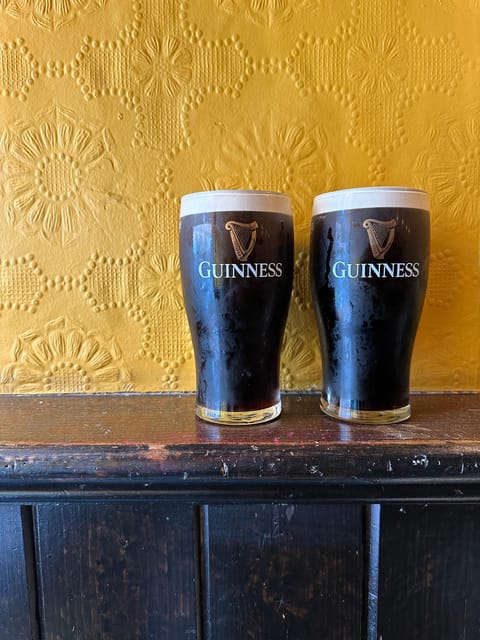 Dublin: Pub Tour. Pour The Perfect Guinness, Whiskey & Music - Whiskey tasting at the hidden stop, plus how to make it more than tasting