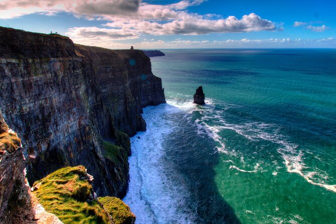 Dublin to Cliffs of Moher, Ennis Town & Bunratty Castle Day Tour - 7:00 AM Dublin Pickup: Where to Meet and How the Day Starts