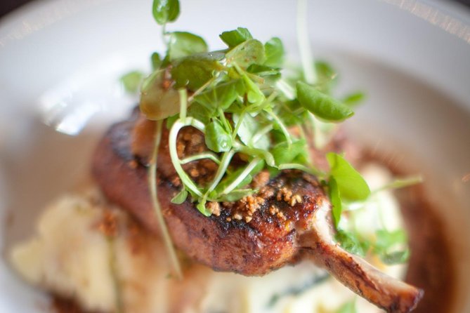 Dublin Traditional Irish 3 Course Meal Walking Tour with Local - Molly Malone and the Temple Bar area, where you learn what to order