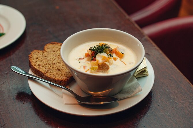 Dublin Traditional Irish 3 Course Meal Walking Tour with Local - How the small-group limit changes the experience (max 16)