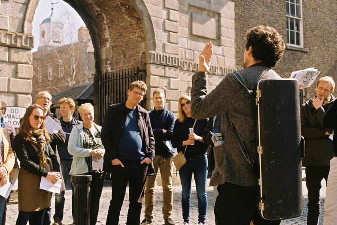 Dublin Traditional Irish Music Walking Tour with Live Performance - Fishamble Street: Viking history plus the first performance of Handel’s Messiah
