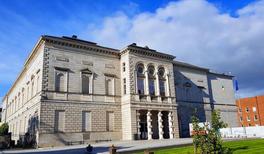 Dublin: Treasures of Ireland Museums Private Tour - National Library of Ireland: literature as a history engine