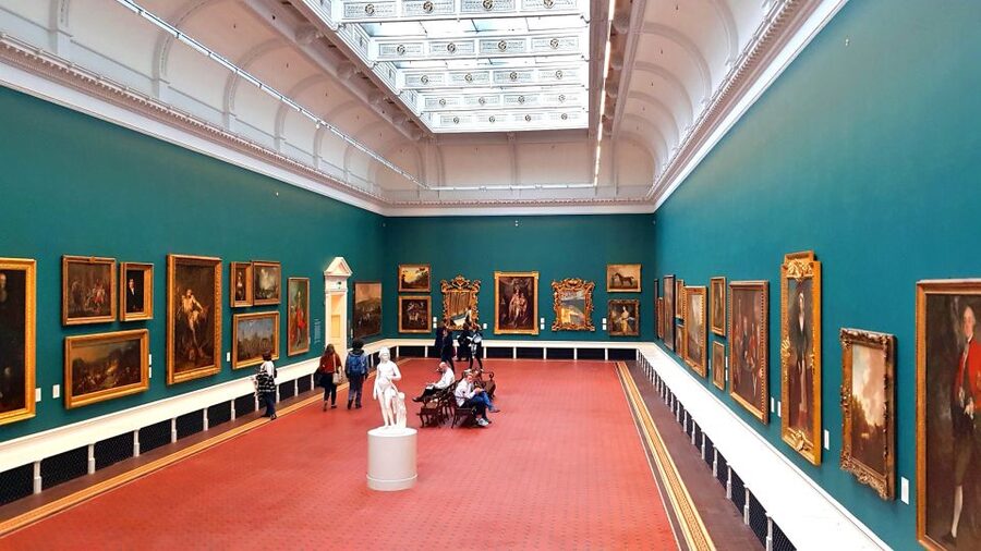 Dublin: Treasures of Ireland Museums Private Tour - National Museum of Ireland archaeology: the Golden Age artifacts