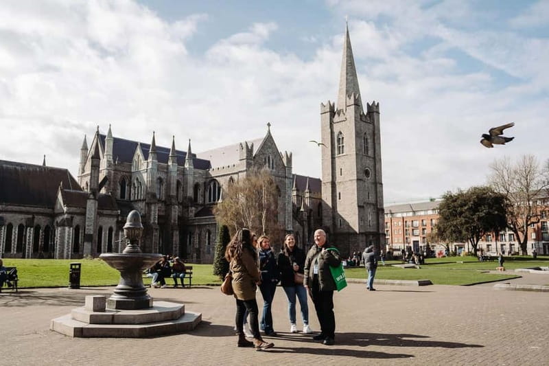 Dublin: Trinity College, Castle, Guinness and Whiskey Tour - Key highlights worth waking up for